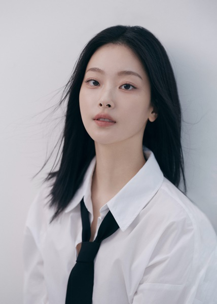 최희진_사람엔터테인먼트_제공2.jpg
