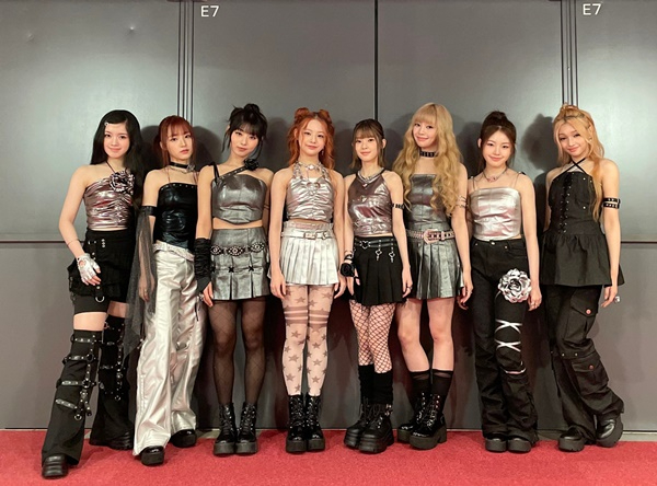 유니스_단체사진.jpg