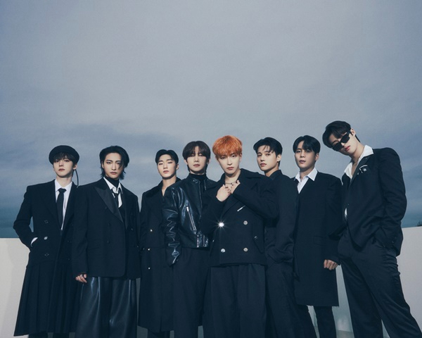 에이티즈_사진[제공=KQ] (1).jpg