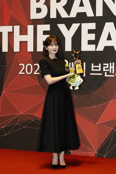 240904_천우희, ‘2024 올해의 브랜드 대상’ 여자 배우-OTT부문 수상!_01.jpg