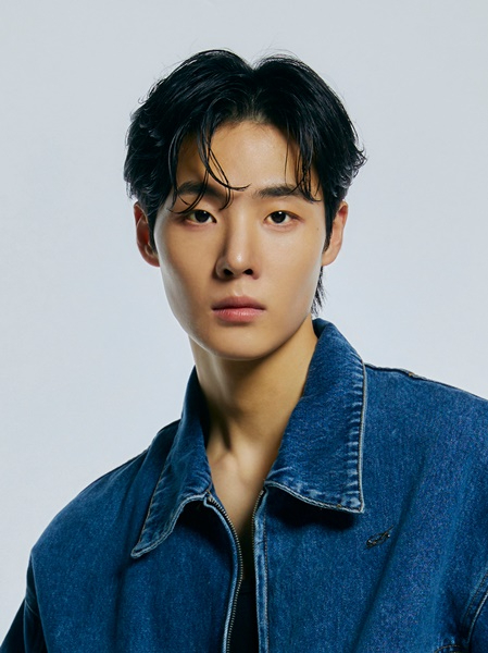 하민혁_프로필001.jpg